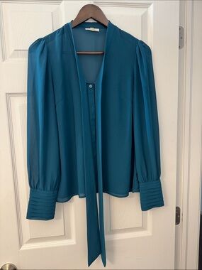 🌻 Tea N Rose Tie-Neck Blouse